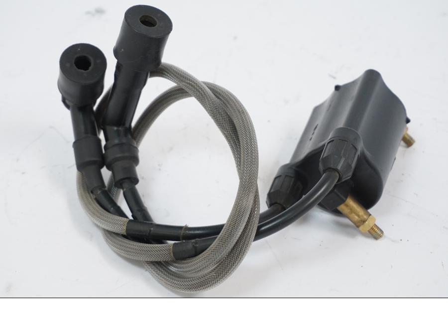 Snett nerifrån på Tändspole från en Kawasaki VN 1500 -2002 motorcykel.