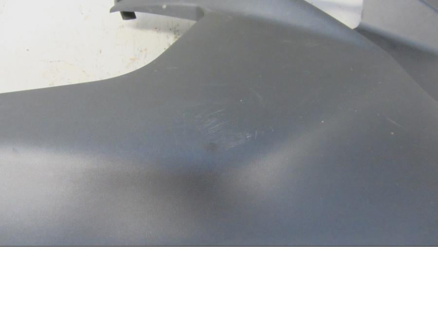 Vänster sida på Magkåpa från en Yamaha YZF R6 -2006 motorcykel.