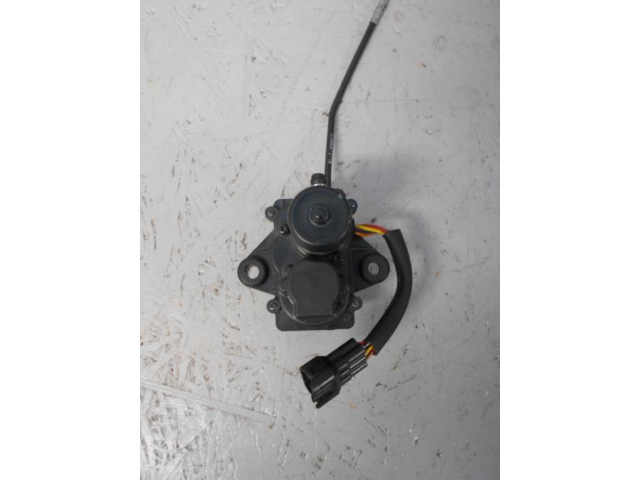 Framsidan på Avgasspjällmotor från en Ducati Monster 1200 -2016 motorcykel.