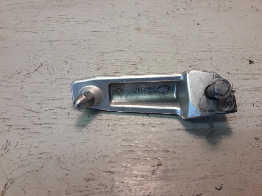 Baksidan på Fotpinne från en BMW K 1200 S -2008 motorcykel.