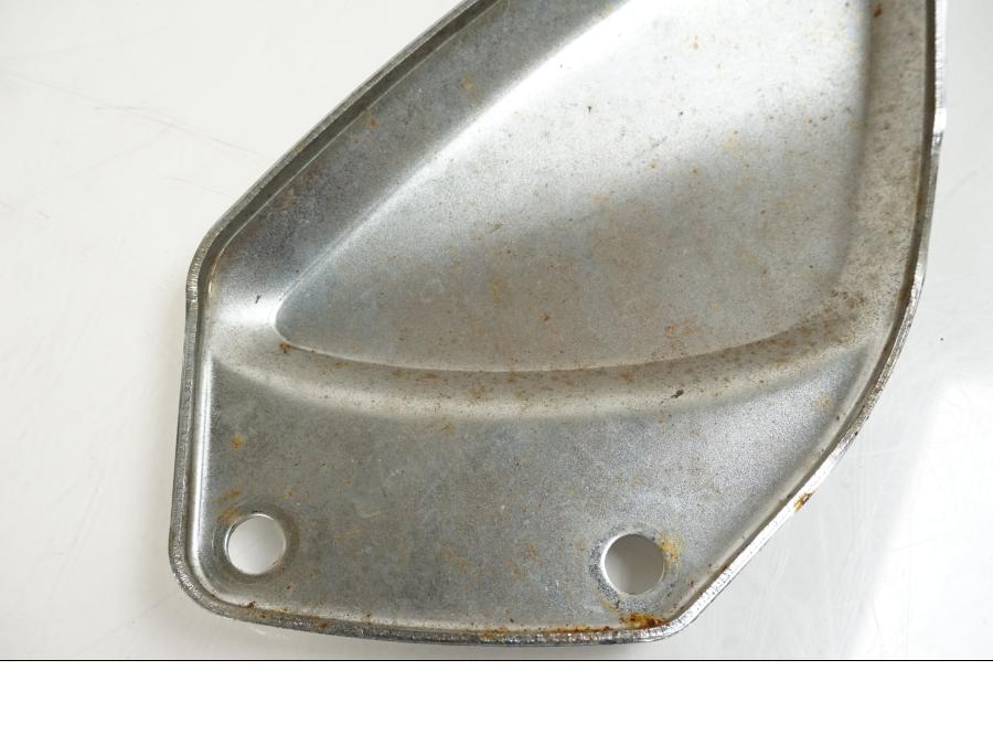 Extrabild2 på Fotpinnehälskydd från en Suzuki GSX 600 F -1998 motorcykel.