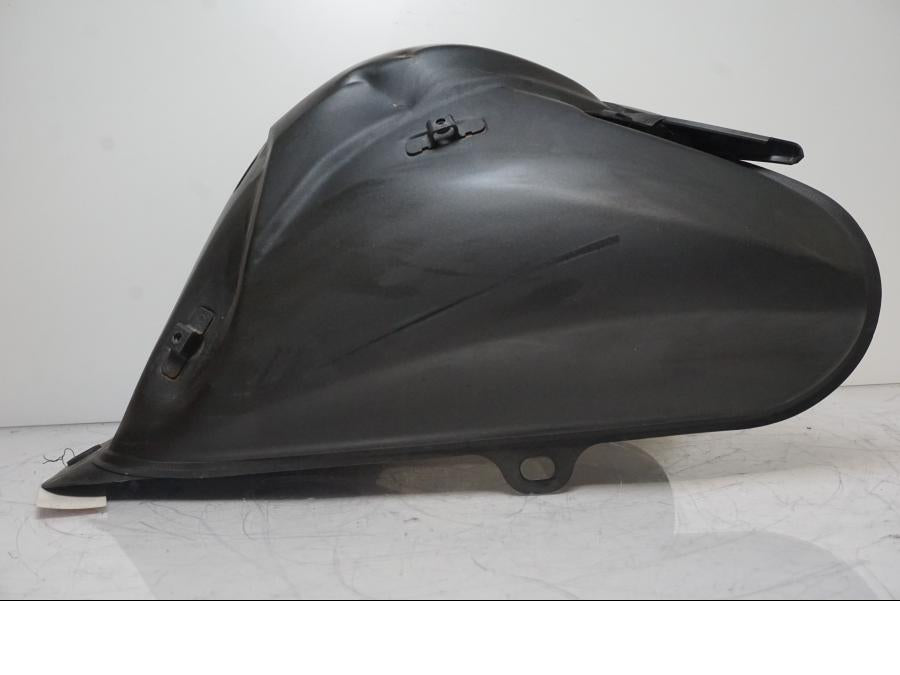 Snett uppifrÄn pÄ <p>Bensintank frÄn Yamaha XT 660 X 2008.</p>
<p>Bucklig, ytrost och lackskador se bilder.</p> motorcykel.