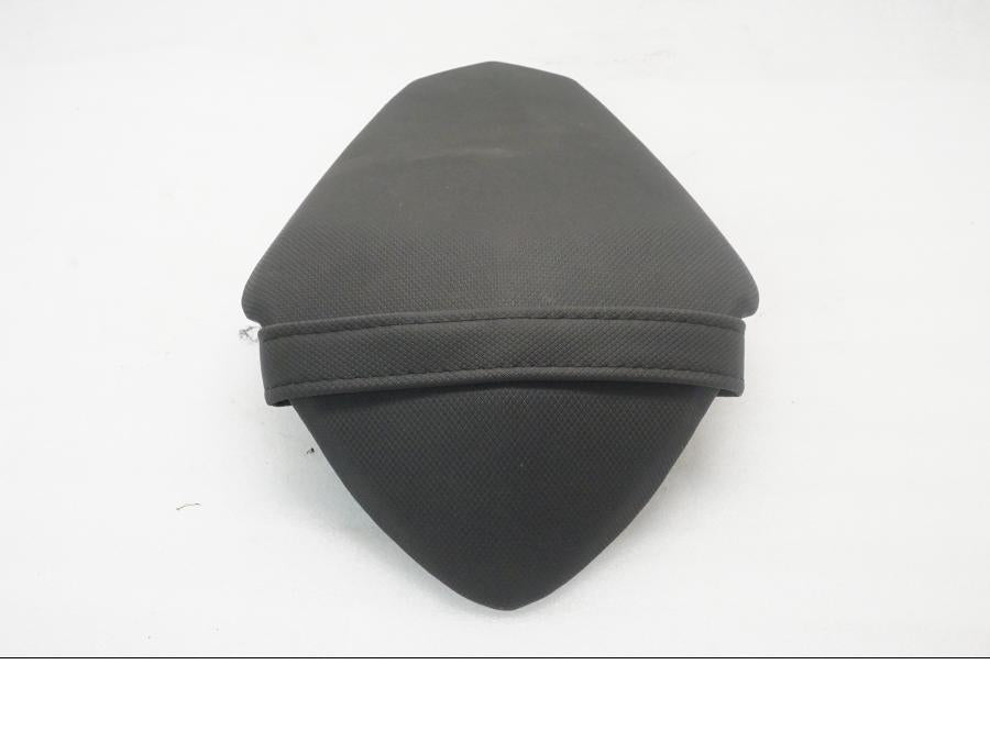 Höger sida på Sadel från en Kawasaki Z 400 -2020 motorcykel.