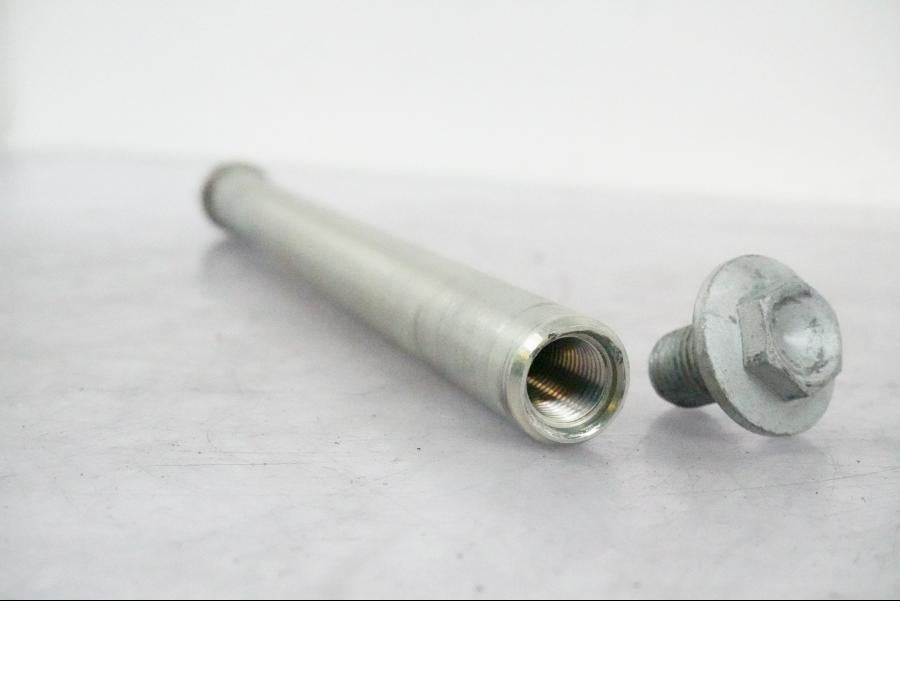 Höger sida på Axel från en BMW R 1250 GSA -2021 motorcykel.