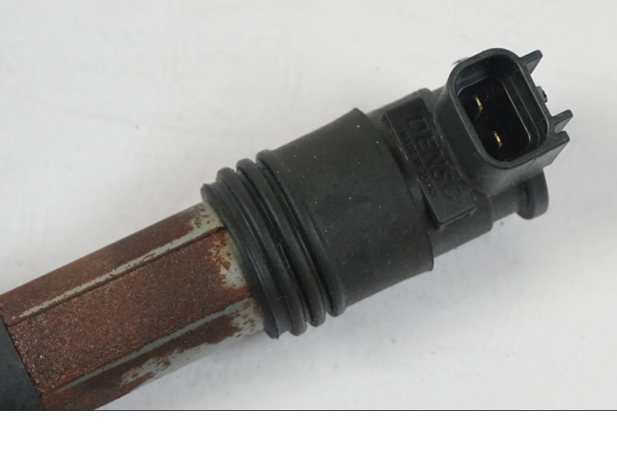 Snett uppifrån på Tändspole från en KTM 1290 Super Duke R -2018 motorcykel.