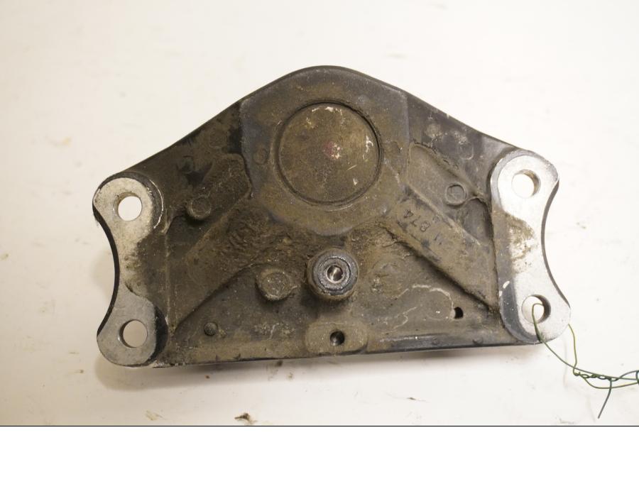 Baksidan på Gaffelkrona från en BMW R 1150 RS -2002 motorcykel.