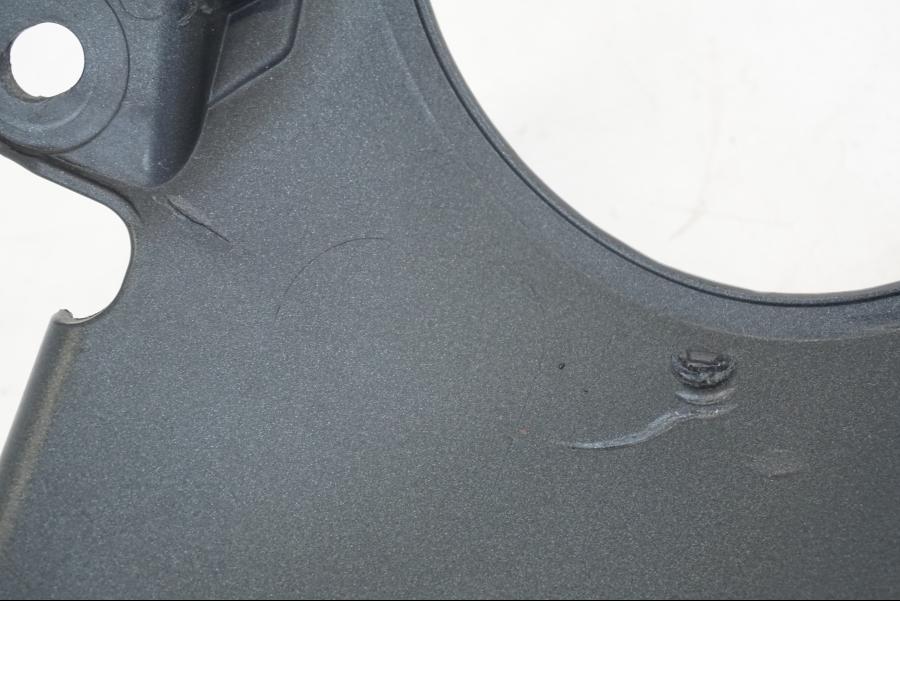 Snett nerifrån på Magkåpa från en Honda CBR 650 R -2019 motorcykel.