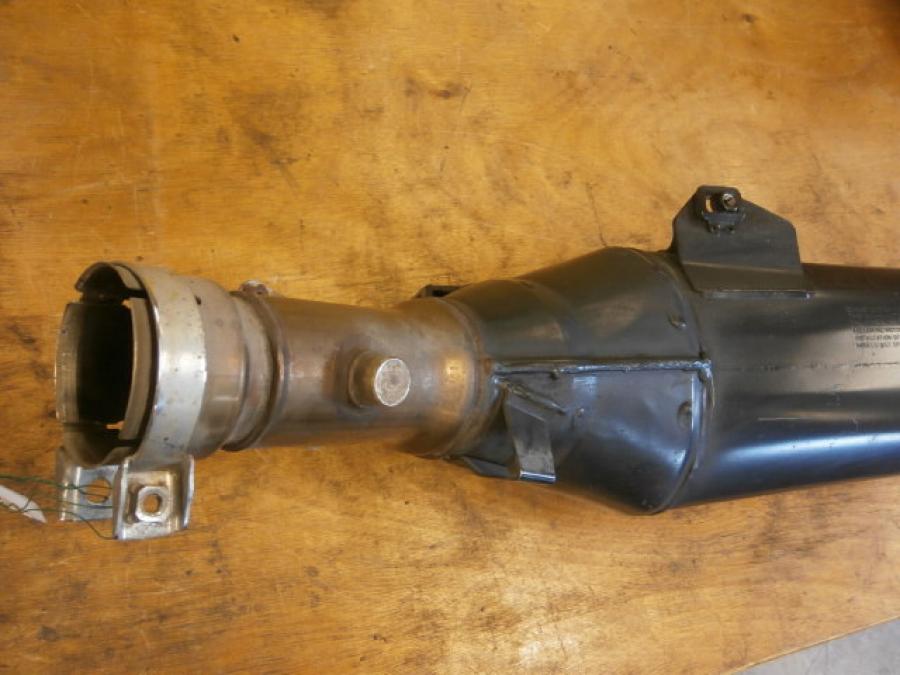 Vänster sida på Ljuddämpare från en Yamaha FZ-1 N -2009 motorcykel.