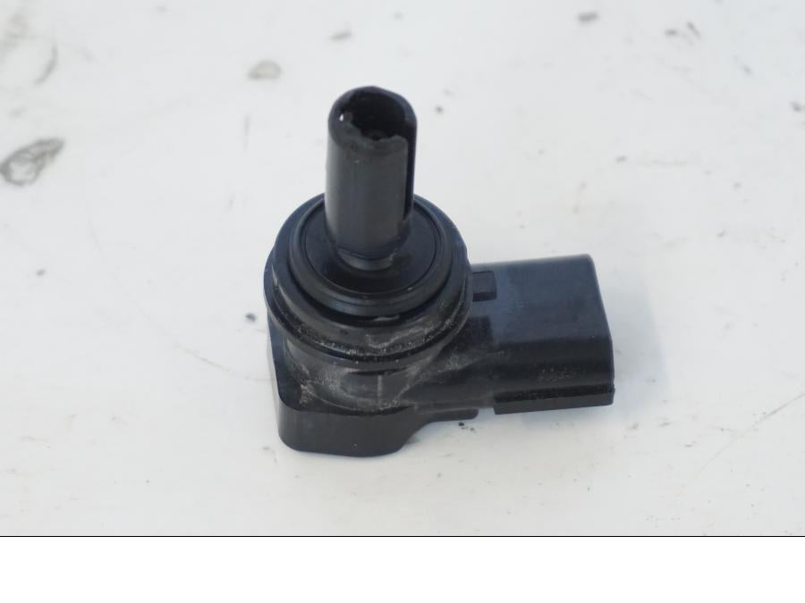 Snett uppifrån på Tomgångsventil från en Honda SH 300 A -2011 scooter.