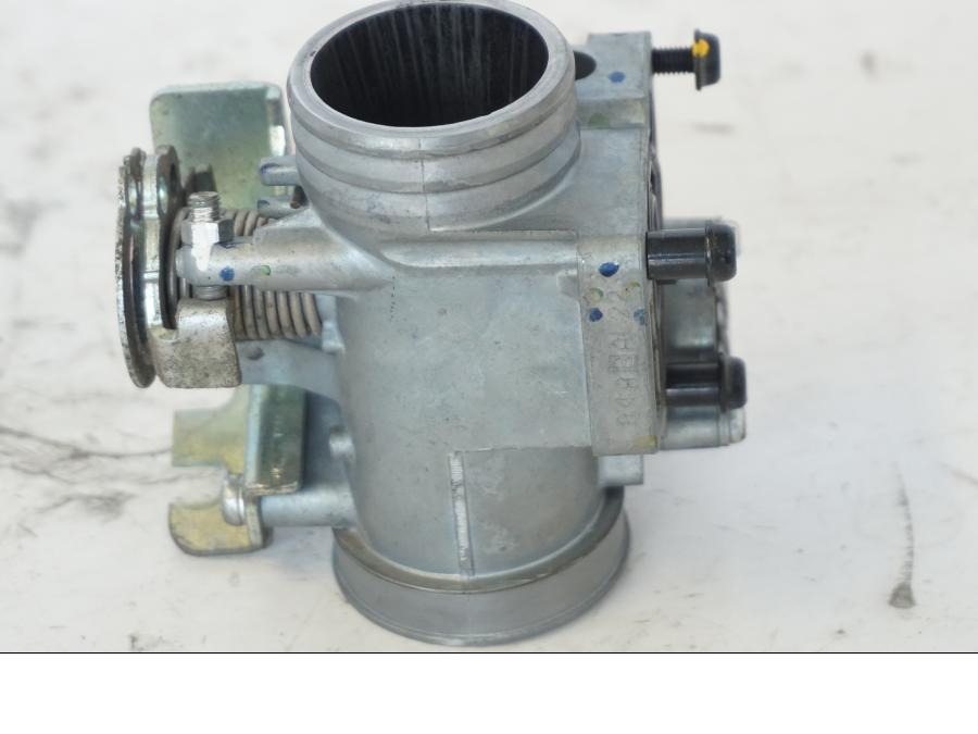 Extrabild2 på Spjällhus från en Honda SH 300 A -2011 scooter.