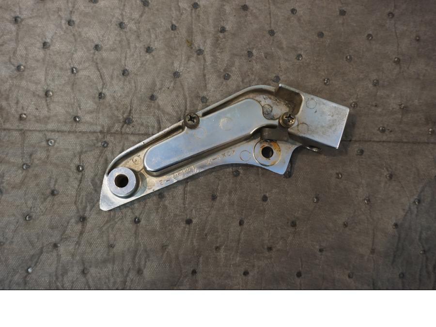 Baksidan på Fotpinnefäste från en Yamaha XV 1100 -1993 motorcykel.