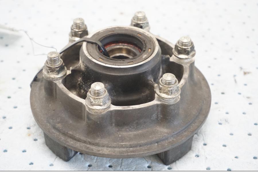 Framsidan på Drevfäste från en Kawasaki Z 900 -2019 motorcykel.