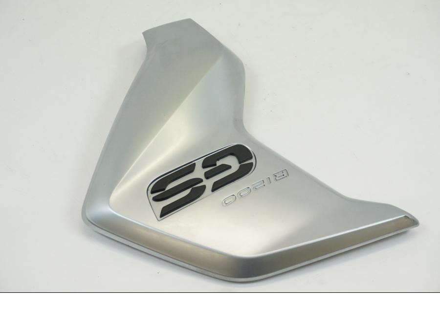 Vänster sida på Kylarvinge från en BMW R 1200 GS -2018 motorcykel.