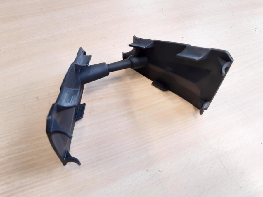 Vänster sida på Ramskydd från en KTM 950 SM -2006 motorcykel.