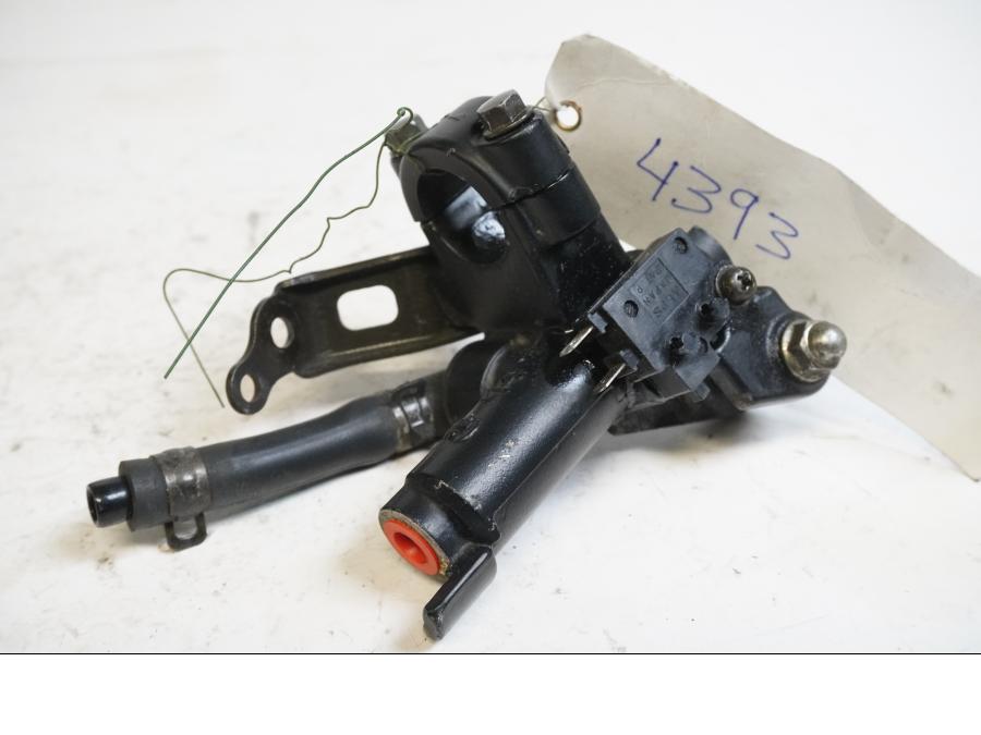 Baksidan på Bromshuvudcylinder från en Honda CBR 900 RR -1993 motorcykel.