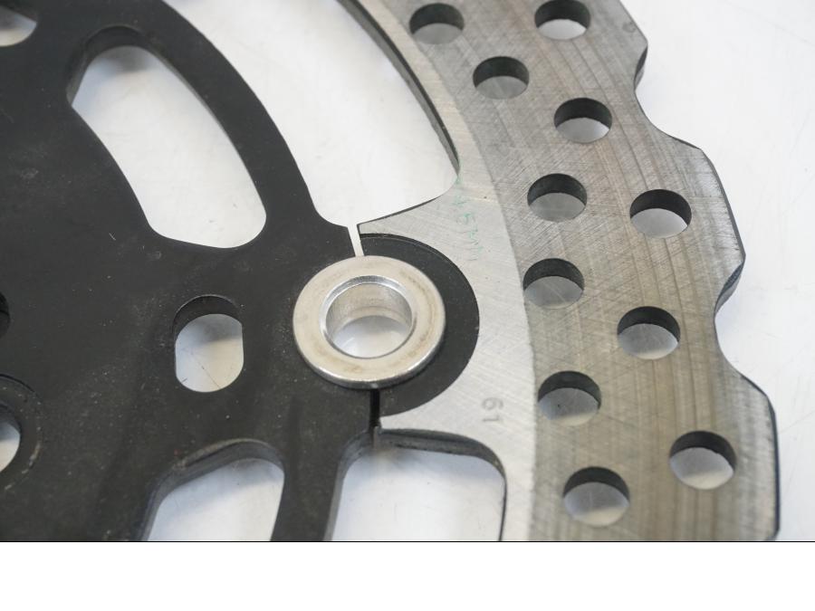 Extrabild2 på Bromsskiva från en Kawasaki ER-6F -2016 motorcykel.