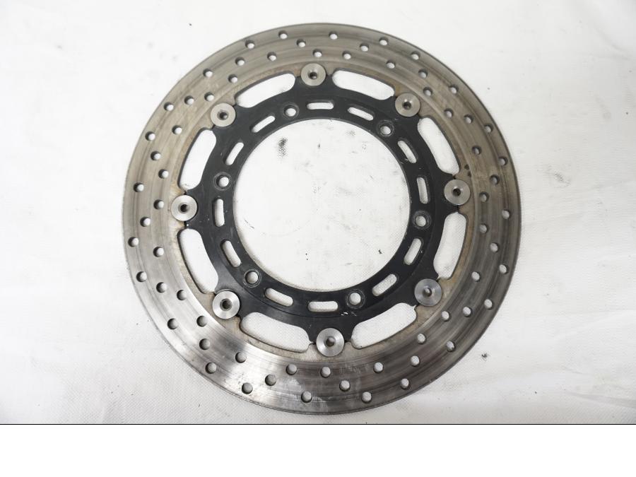Framsidan på Bromsskiva från en Yamaha YZF 1000 R1 -2002 motorcykel.