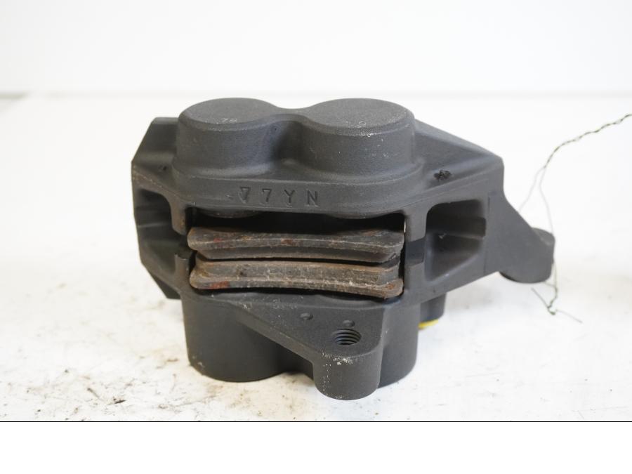 Höger sida på Bromsok från en Yamaha FZ1-SA -2008 motorcykel.