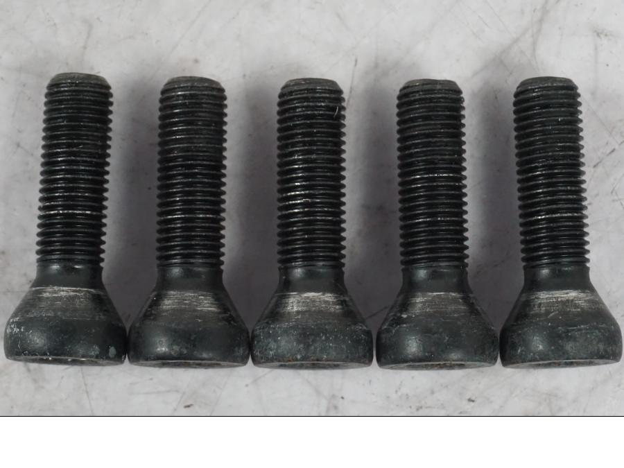 Höger sida på Skruv / Mutter etc från en BMW K 1600 GTL -2015 motorcykel.