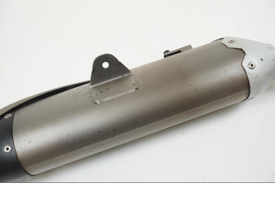 Extrabild2 på Ljuddämpare från en Yamaha YZF 1000 R1 -2006 motorcykel.