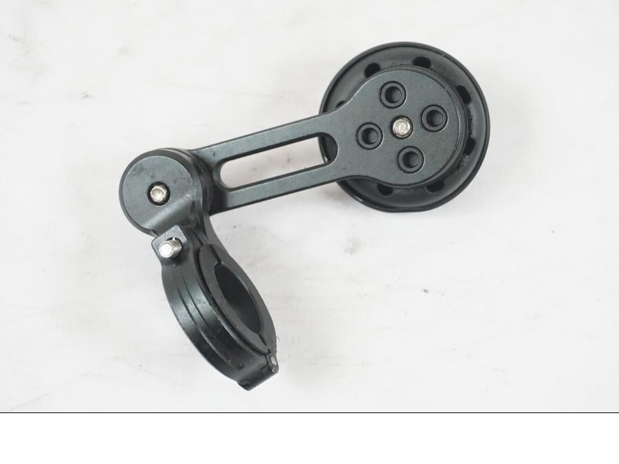 Snett nerifrån på GPS/Mobilhållare från en Kawasaki ZZ-R 1400 -2009 motorcykel.