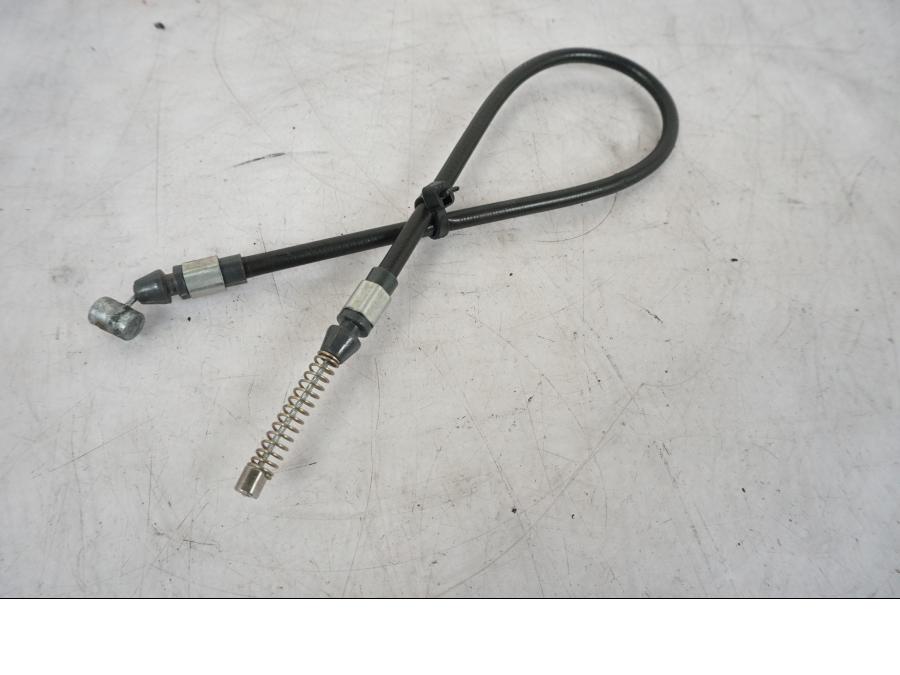 Snett nerifrån på Sadellåsmekanism från en Triumph Bonneville T120 -2021 motorcykel.