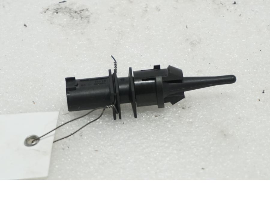 Framsidan på Temperatursensor från en BMW R 1200 GSA -2017 motorcykel.