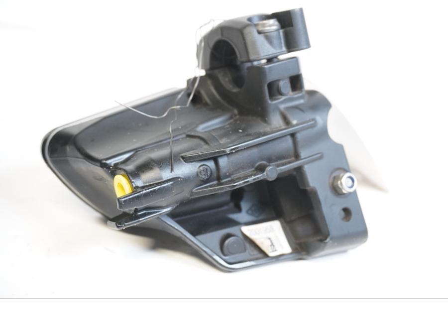 Vänster sida på Bromshuvudcylinder från en BMW K 1600 -2018 motorcykel.