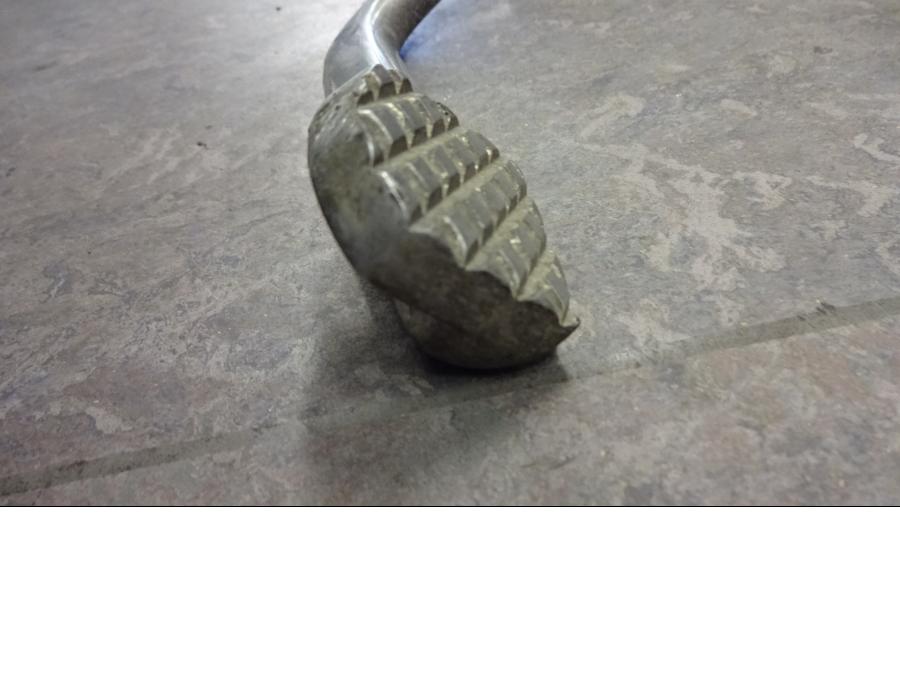 Snett uppifrån på Bromspedal från en Triumph Thunderbird 900 -2001 motorcykel.