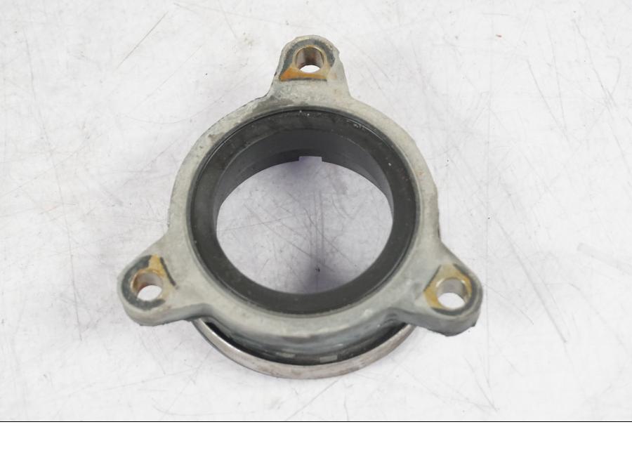 Höger sida på Insugsgummi från en BMW R 1200 GS -2005 motorcykel.