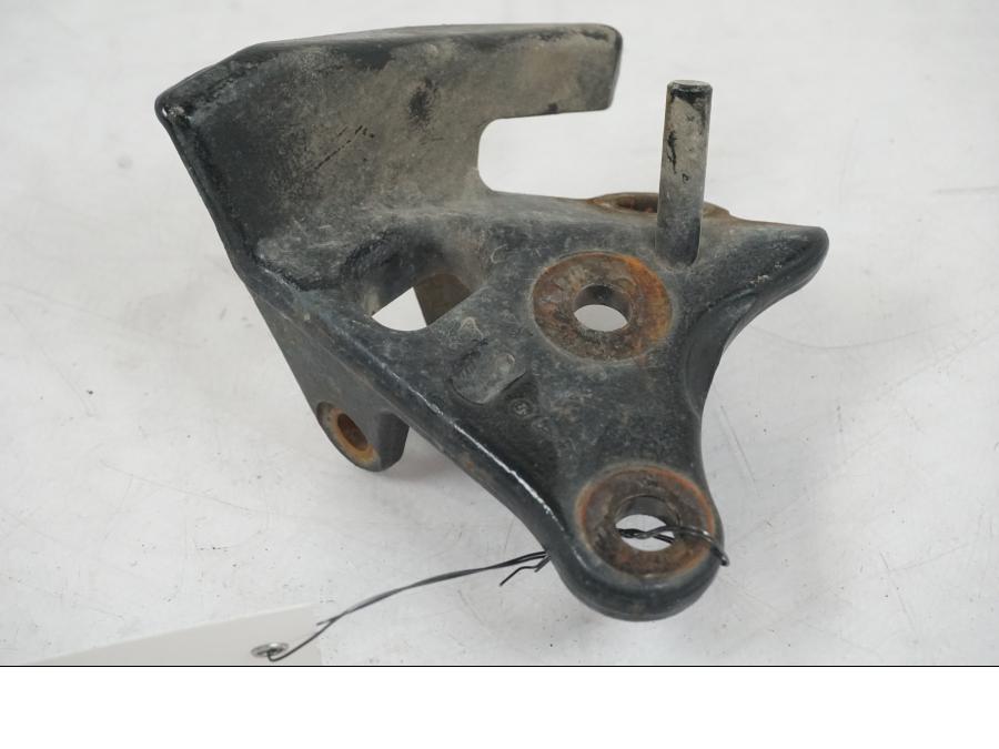 Vänster sida på Fotpinnefäste från en BMW F 800 GS -2008 motorcykel.