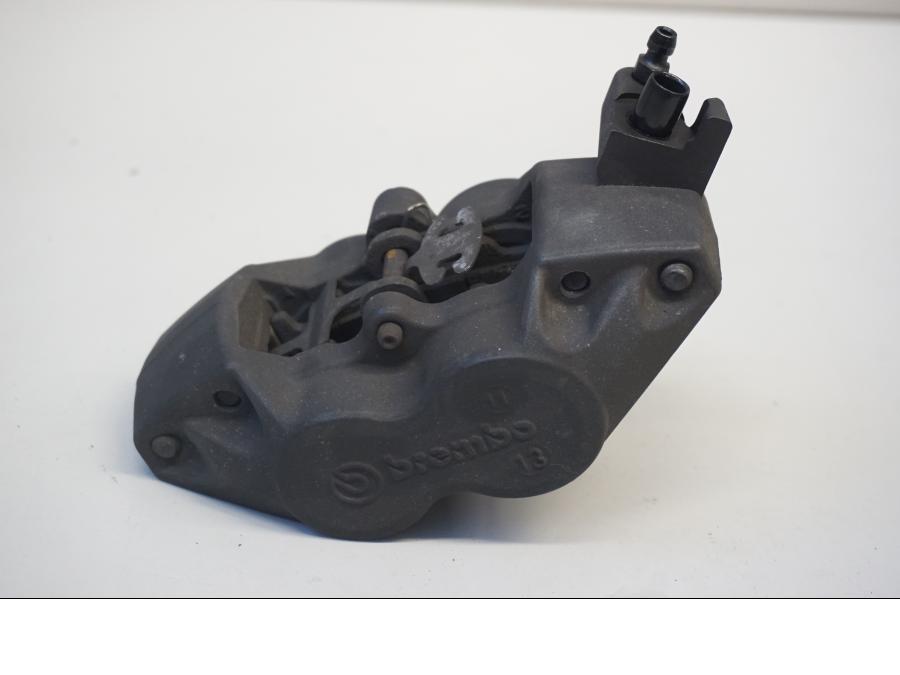 Baksidan på Bromsok från en BMW R 1200 GSA -2011 motorcykel.