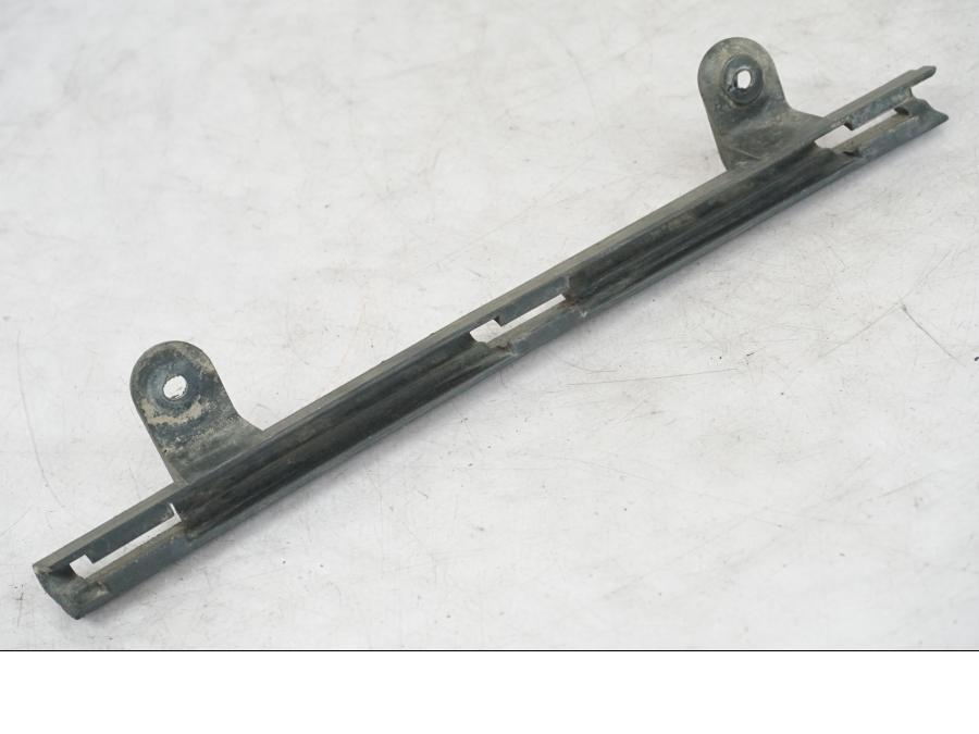 Vänster sida på Bromsledning från en Triumph Tiger Explorer -2013 motorcykel.