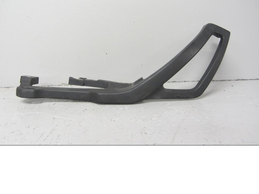 Framsidan på Passagerarhandtag från en BMW R 1150 RT -2003 motorcykel.