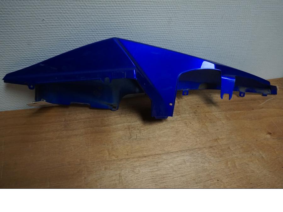 Baksidan på Bakvinge från en Yamaha YZF-R 125 -2009 motorcykel.