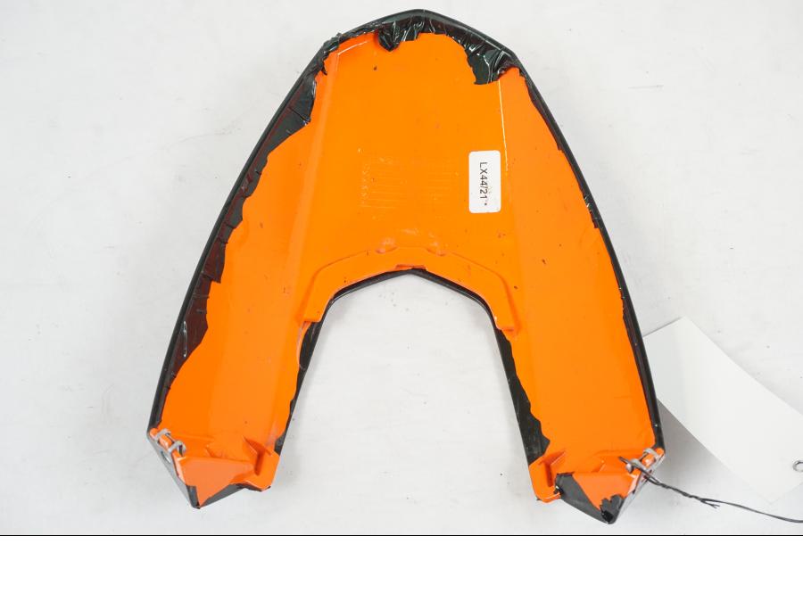 Vänster sida på Framskärm från en KTM 1290 Super Duke R -2022 motorcykel.