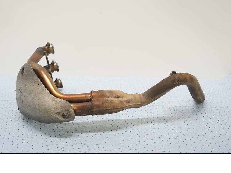 Höger sida på Grenrör från en Triumph Tiger -2001 motorcykel.