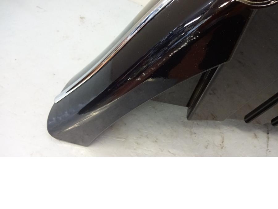 Snett nerifrån på Sidoväska från en Indian Chieftain Classic -2019 motorcykel.