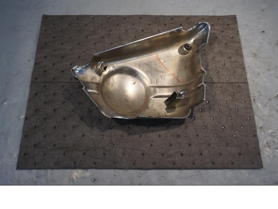 Baksidan på Sidopanel från en Suzuki VZ 800 -1999 motorcykel.