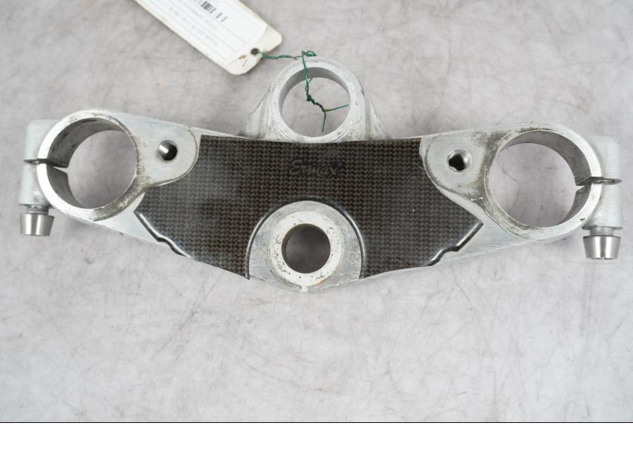 Baksidan på Gaffelkrona från en Suzuki GSX-R 1100 -1989 motorcykel.