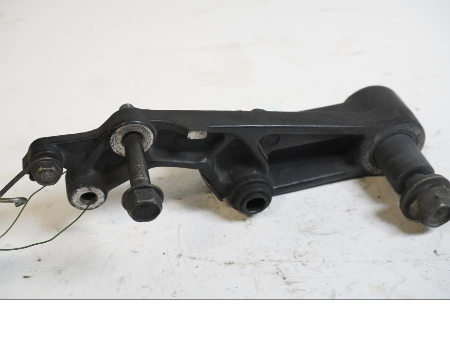 Baksidan på Bromsoksfäste från en Honda VF 750 S -1982 motorcykel.