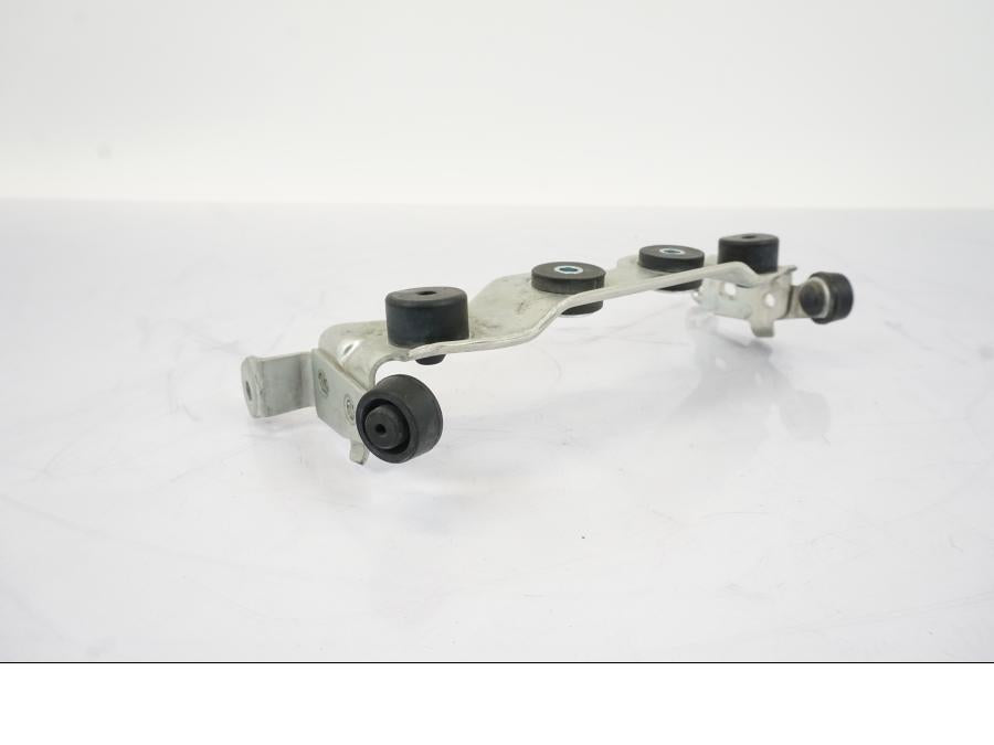 Vänster sida på Bensintankfäste från en Yamaha MT-07 -2018 motorcykel.