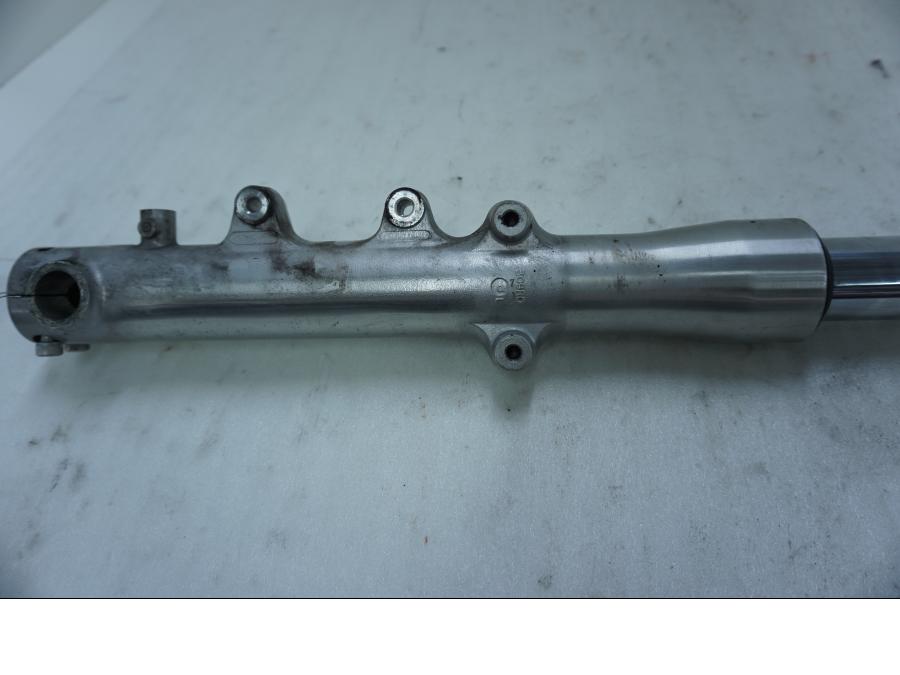 Snett uppifrån på Gaffelben från en Triumph Thunderbird 900 -2000 motorcykel.