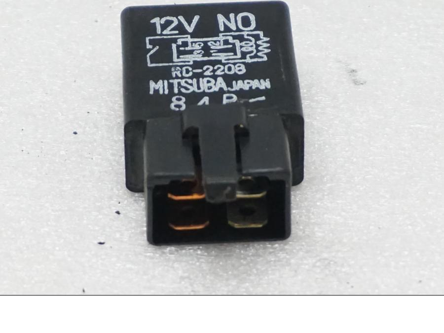 Framsidan på Relä från en Honda CBR 900 RR -1998 motorcykel.