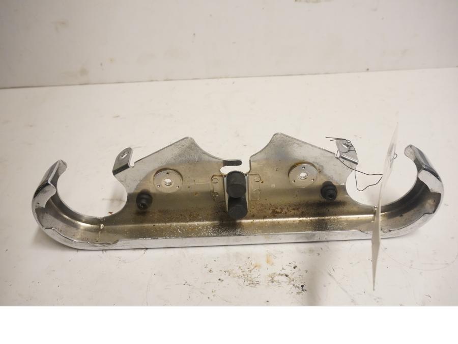 Baksidan på Gaffelbendekor från en Kawasaki VN 1500 -1999 motorcykel.