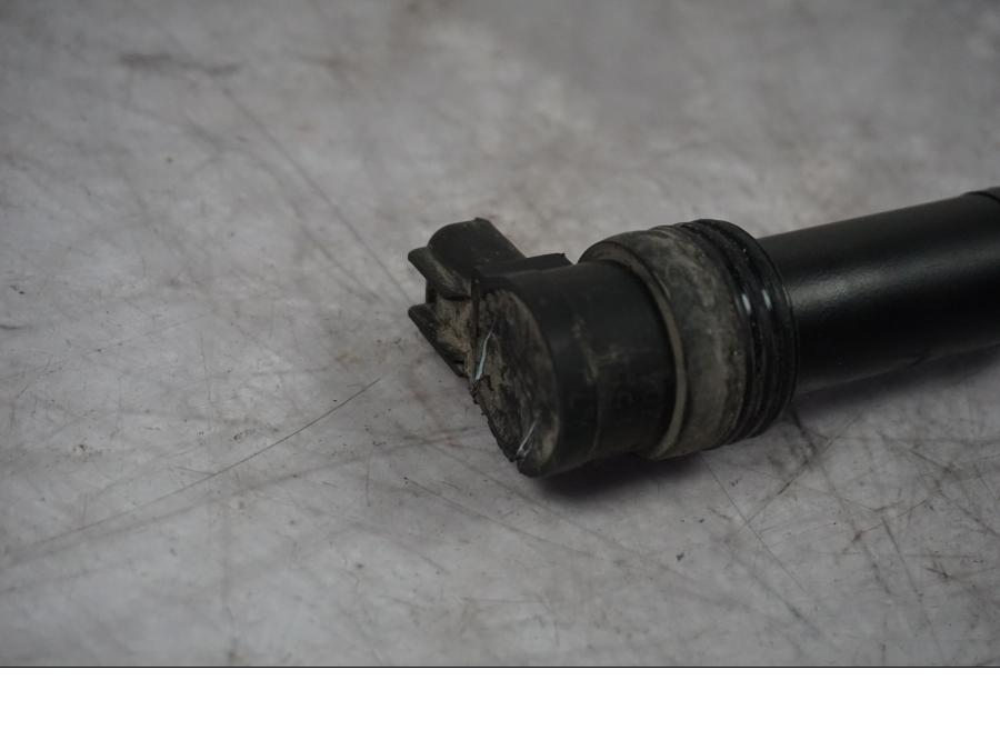 Höger sida på Tändspole från en Triumph Tiger Explorer -2016 motorcykel.