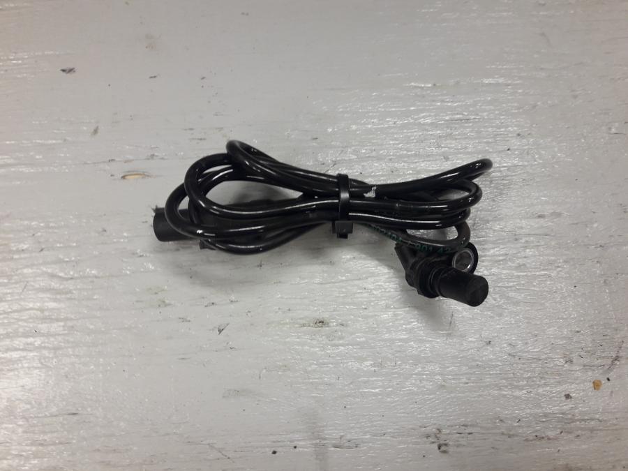 Framsidan på ABS givare från en KTM 125 Duke -2017 motorcykel.