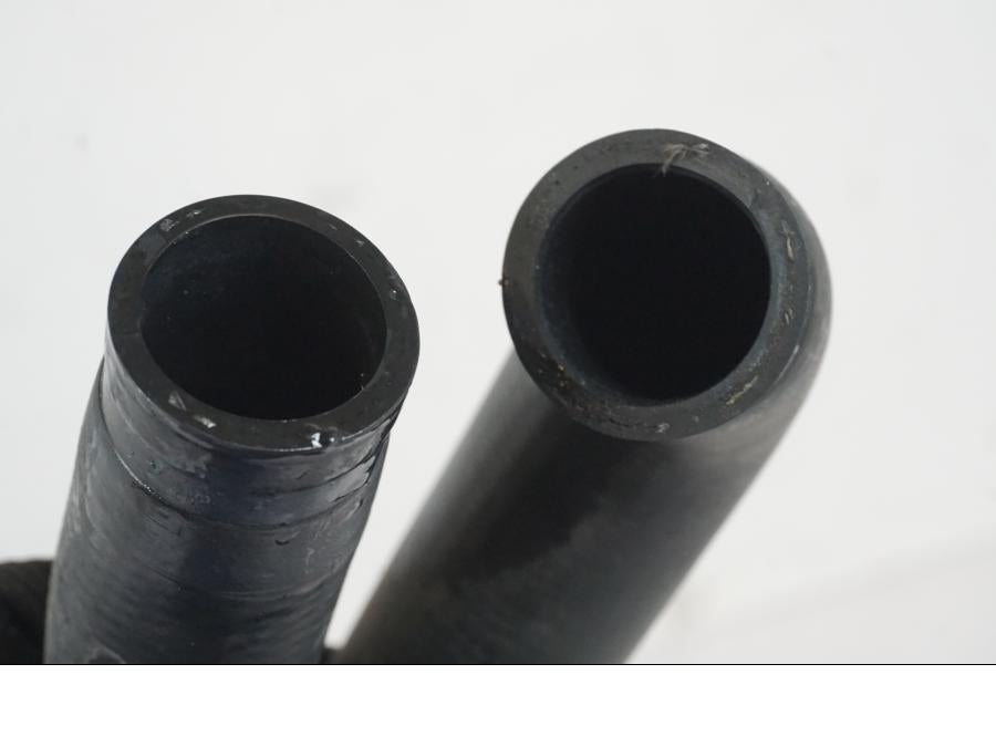 Snett uppifrån på Vattenkyl Slang Set från en Husqvarna 701 SUPERMOTO ABS -2016 motorcykel.