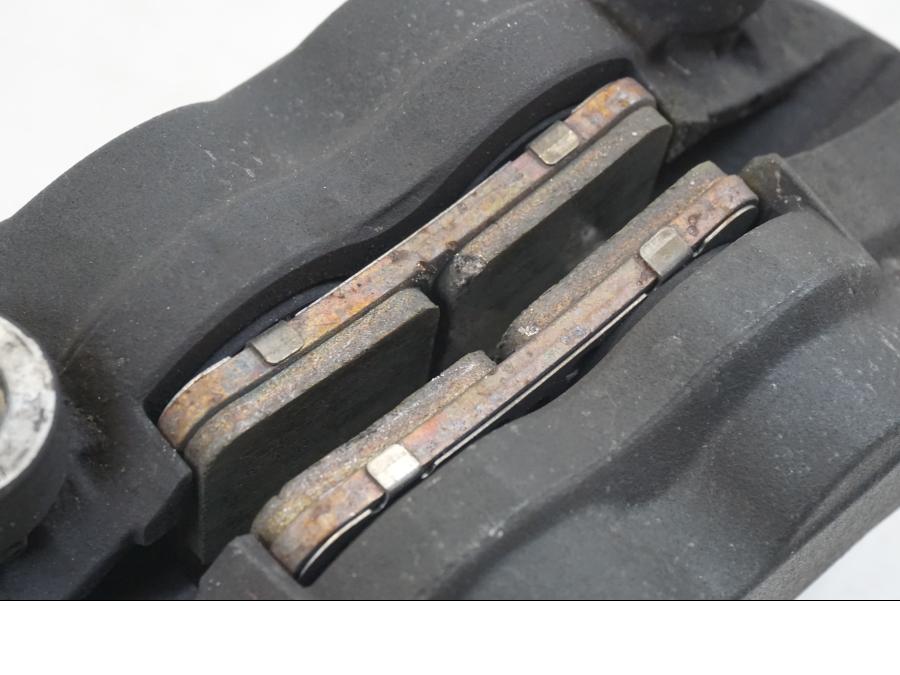 Extrabild2 på Bromsok från en Suzuki GSX-R 750 -2008 motorcykel.