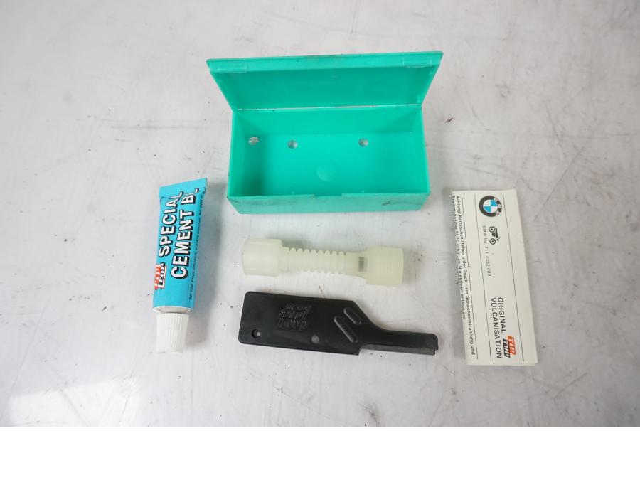 Snett nerifrån på Verktyg från en BMW R 1150 GS -2002 motorcykel.